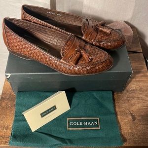 Cole Haan Megan Women’s Loafers in Luggage. Women’s Size 8 1/2. Used.
